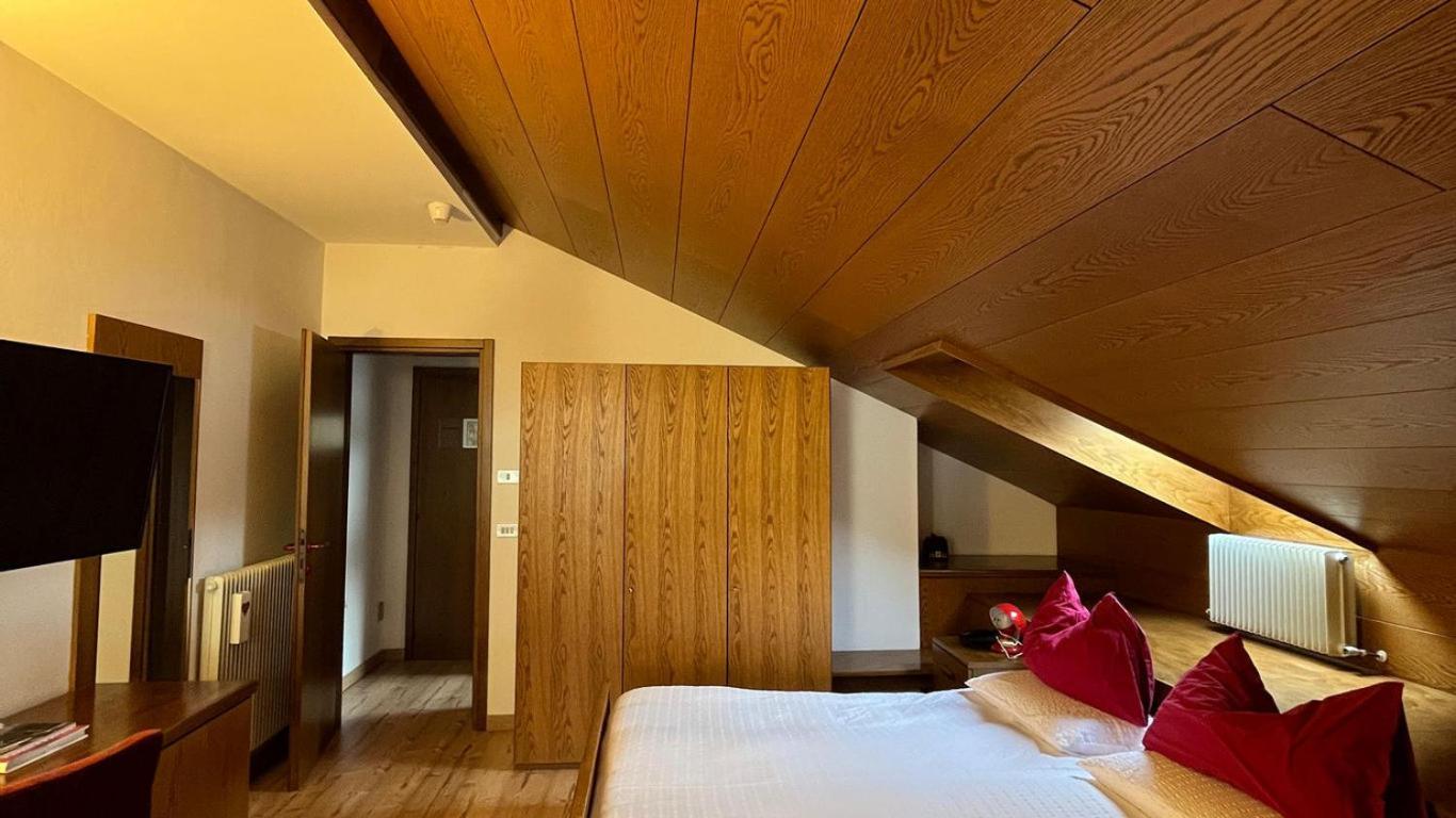Hotel La Baita Madonna di Campiglio Luaran gambar